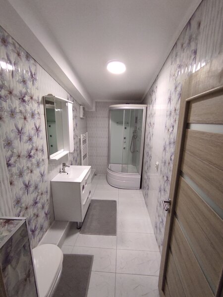 Dristor, vila-restaurant de lux, super solara, cu lift, piscina si crama