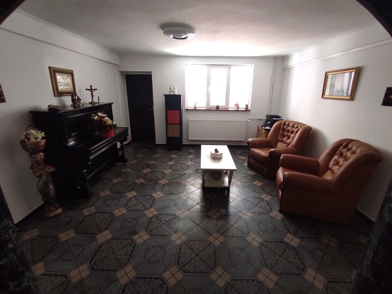 Dristor, vila-restaurant de lux, super solara, cu lift, piscina si crama